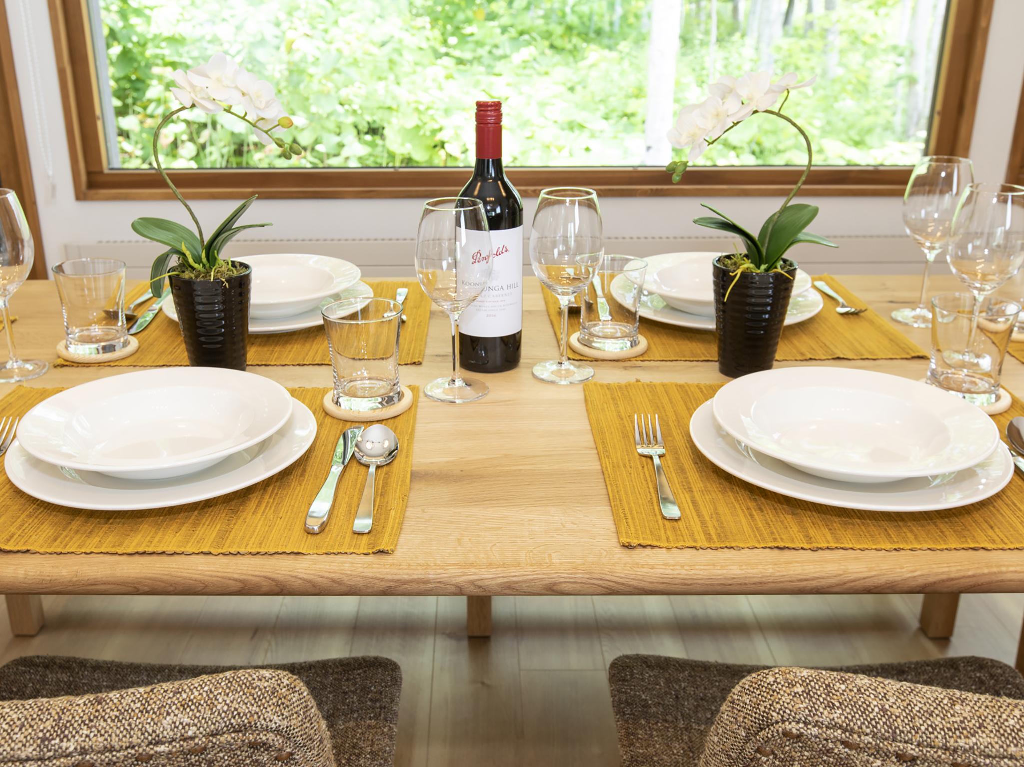 Birchwood Chalet - Elegant table setting